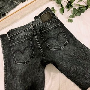 Levi 711 skinny jean size 26